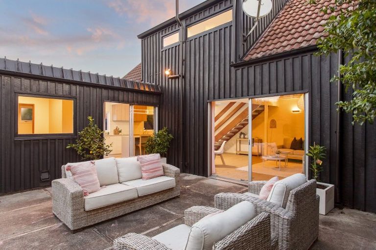 Photo of property in 2/24 Creyke Road, Ilam, Christchurch, 8041