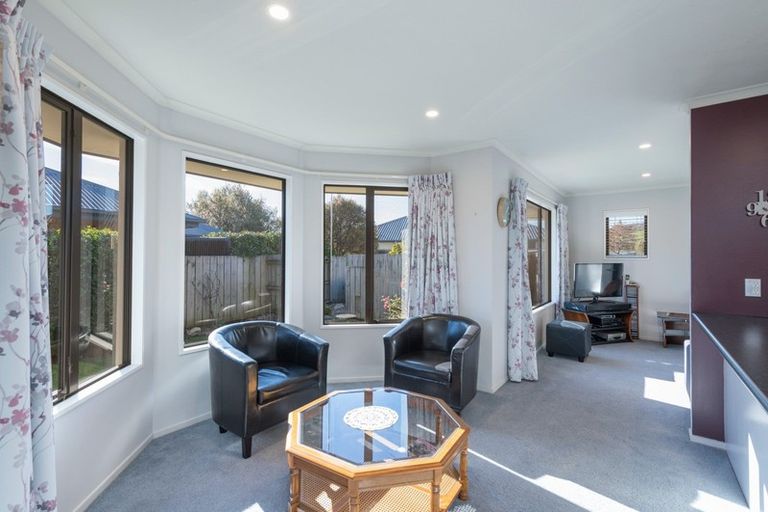 Photo of property in 10 Ngawhatu Road, Stoke, Nelson, 7011