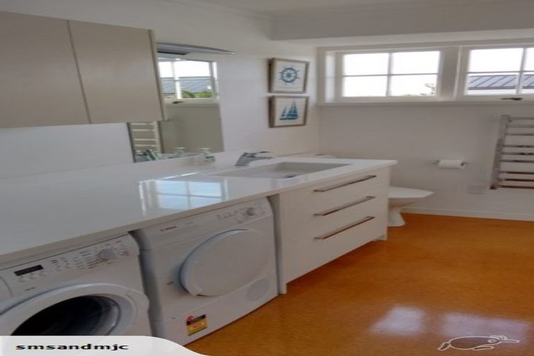 Photo of property in 5b Church Street, Devonport, Auckland, 0624