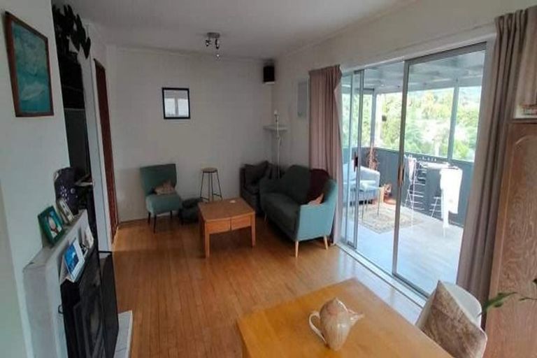 Photo of property in 235b Titirangi Road, Titirangi, Auckland, 0604