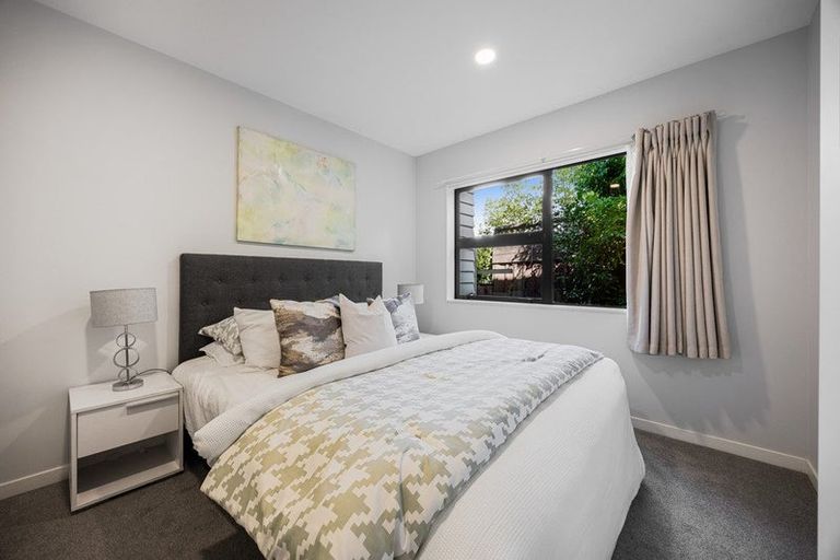 Photo of property in 25b Kiteroa Terrace, Rothesay Bay, Auckland, 0630