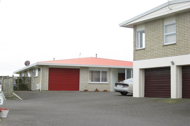 Photo of property in 2/15 Chatswood Grove, Fitzroy, New Plymouth, 4312