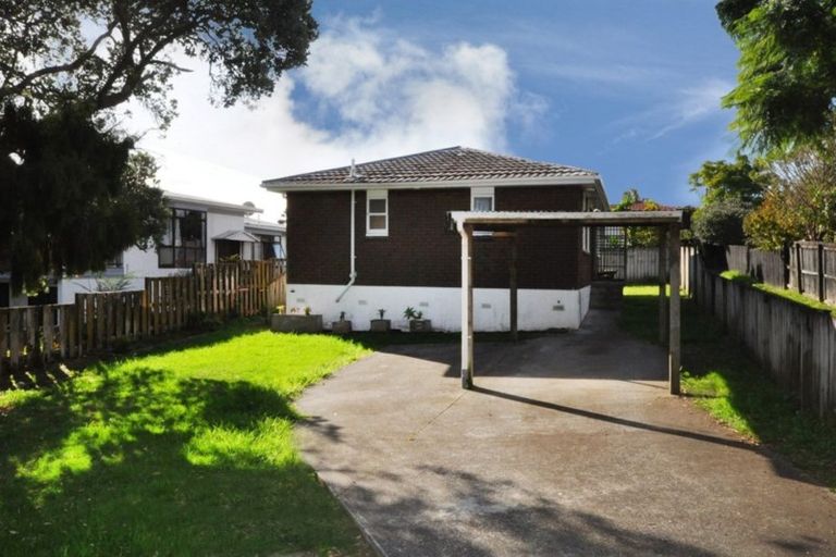 Photo of property in 15a Mcinnes Road, Weymouth, Auckland, 2103