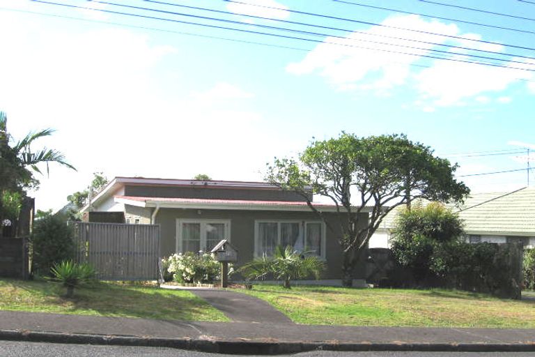 Photo of property in 3/72 Verran Road, Birkdale, Auckland, 0626