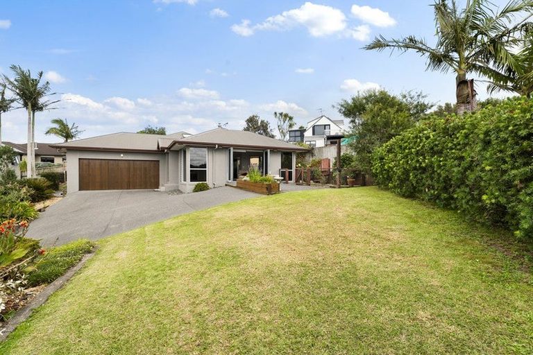 Photo of property in 17 Roseville Road, Gulf Harbour, Whangaparaoa, 0930