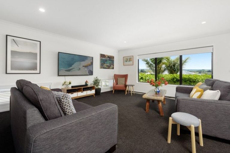 Photo of property in 33 Benmore Crescent, Pyes Pa, Tauranga, 3112