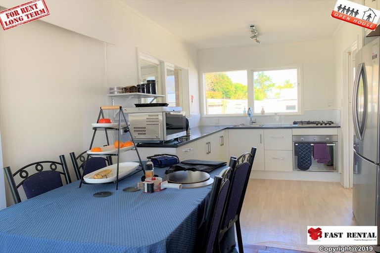 Photo of property in 1/8 Waverley Avenue, Glenfield, Auckland, 0629