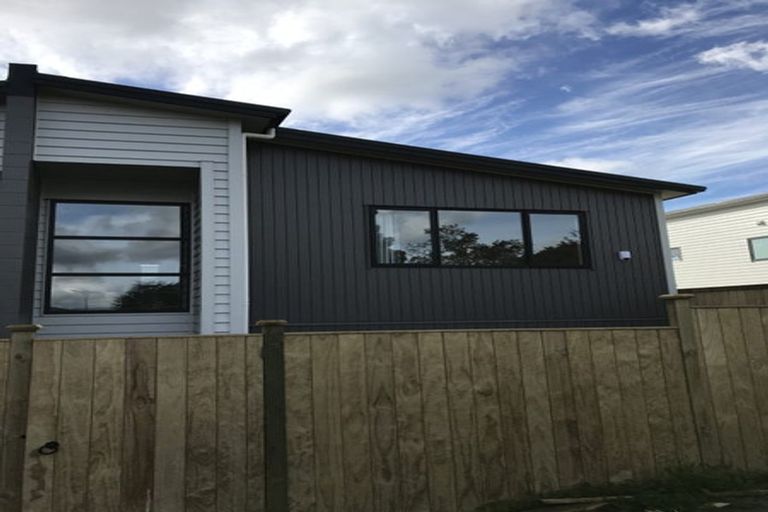 Photo of property in 6 Sophie Lane, Henderson, Auckland, 0612