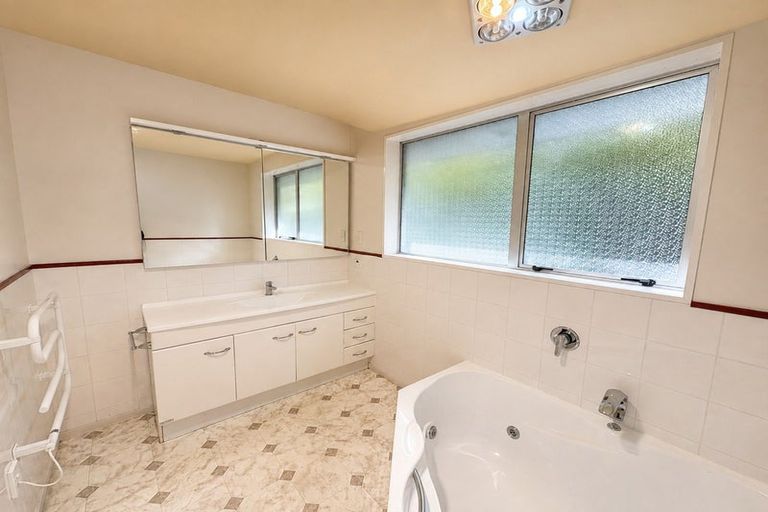 Photo of property in 7 Sunvale Terrace, Cashmere, Christchurch, 8022