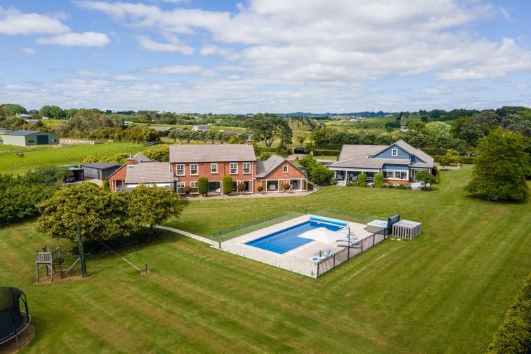 Photo of property in 287 Clifton Road, Whitford, Howick, 2571