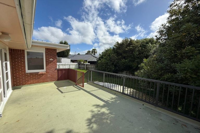 Photo of property in 18 Renwick Street, Papakura, 2110