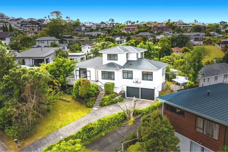 Photo of property in 21 Macnay Way, Murrays Bay, Auckland, 0630