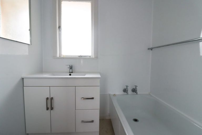 Photo of property in 33 Nevada Road, Silverdale, Hamilton, 3216