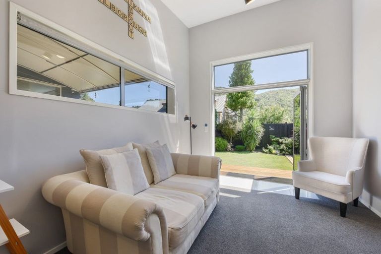 Photo of property in 15 Whitby Close, Waikawa, Picton, 7220
