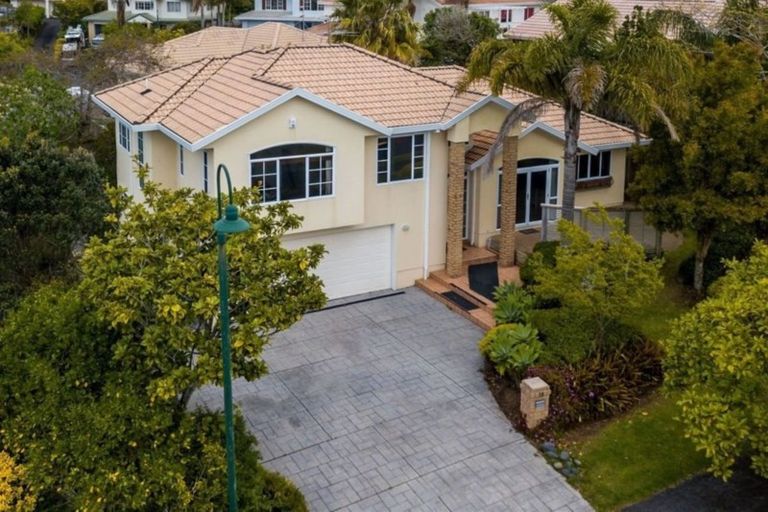 Photo of property in 28 Westminster Gardens, Unsworth Heights, Auckland, 0632