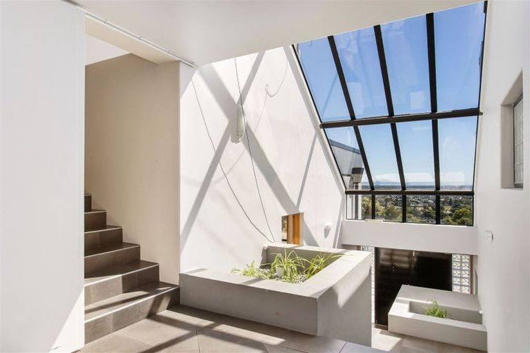 Photo of property in 16 Delhi Place, Cashmere, Christchurch, 8022