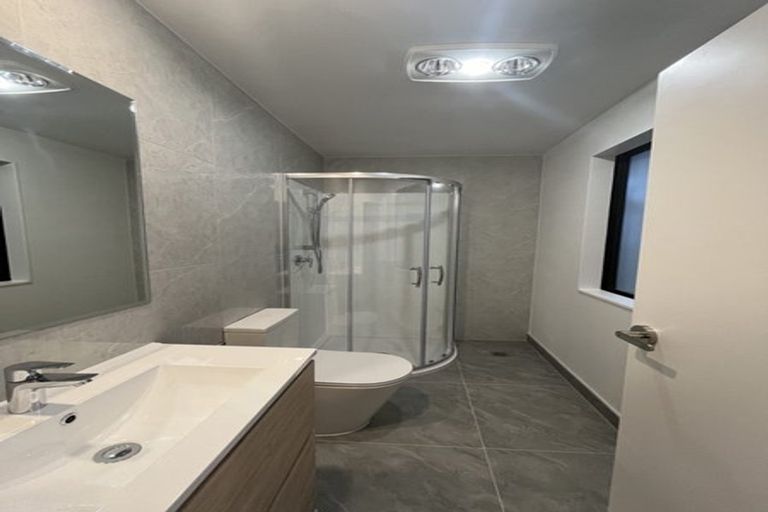 Photo of property in 9 Renata Crescent, Te Atatu Peninsula, Auckland, 0610