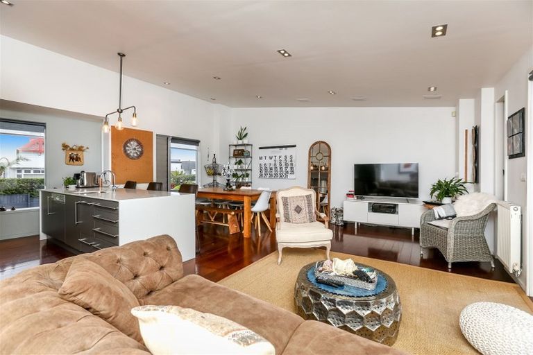 Photo of property in 90b Buller Street, New Plymouth, 4312