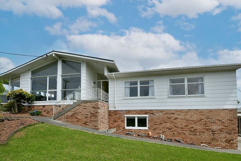 Photo of property in 64 Stanmore Bay Road, Stanmore Bay, Whangaparaoa, 0932