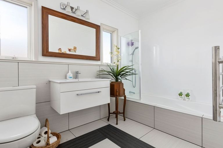 Photo of property in 24 Colville Street, Masterton, 5810