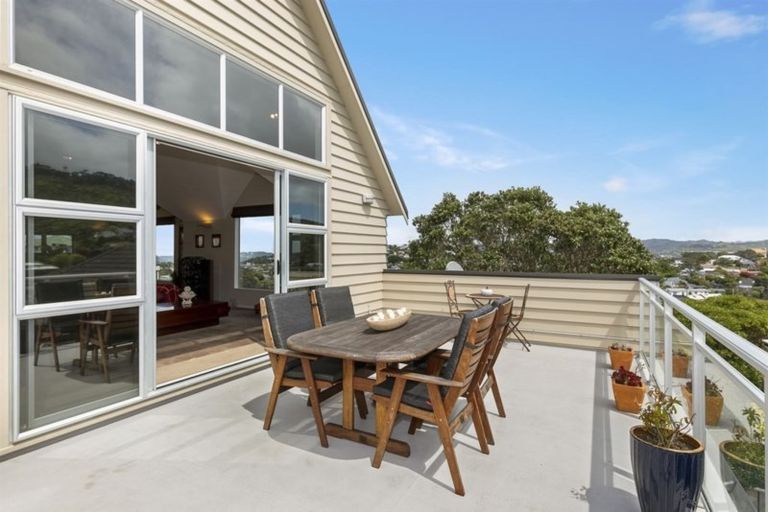 Photo of property in 7b Shortland Street, Khandallah, Wellington, 6035