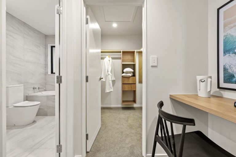 Photo of property in 35a Corunna Road, Milford, Auckland, 0620