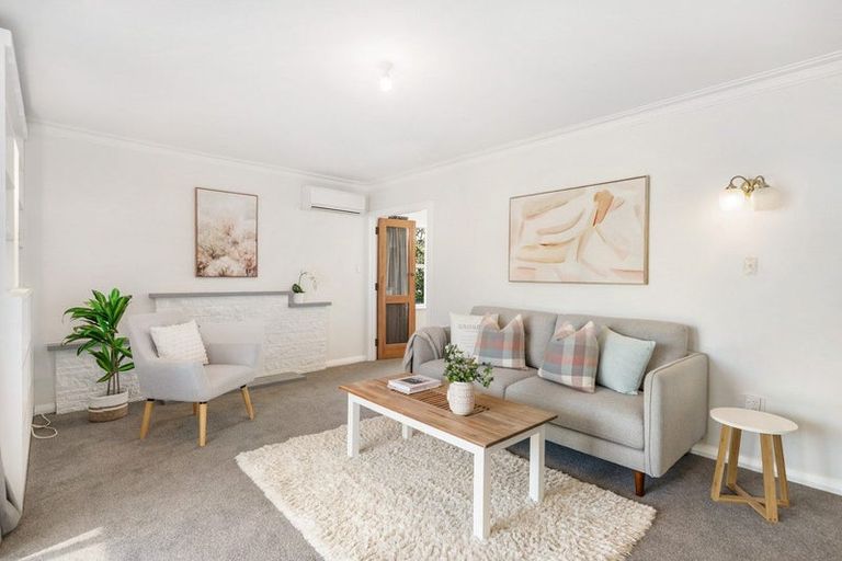 Photo of property in 30 Bassett Road, Johnsonville, Wellington, 6037