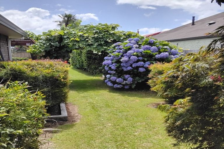 Photo of property in 11 Links View Drive, Omokoroa, 3114
