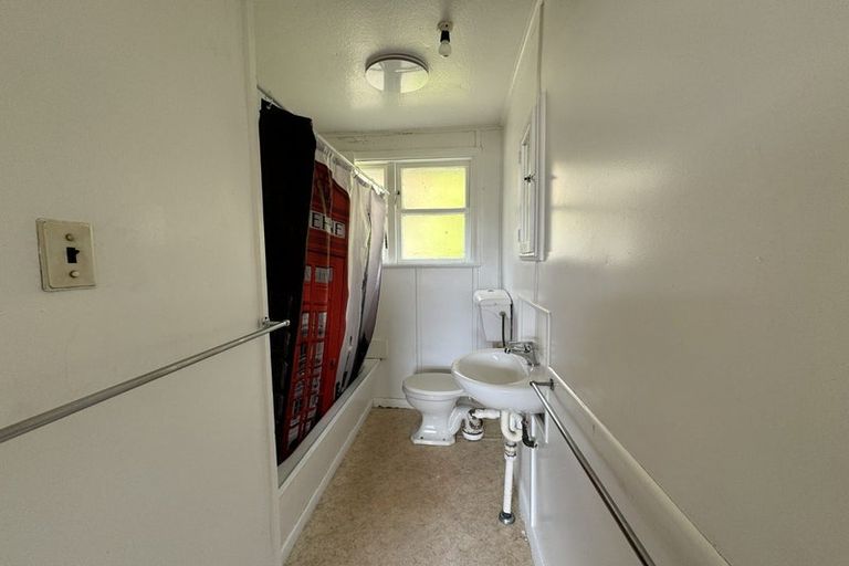 Photo of property in 82-88 Strand Crescent, Naenae, Lower Hutt, 5011