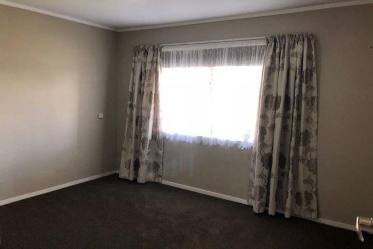 Photo of property in 2/19 Tatariki Street, Rosehill, Papakura, 2113