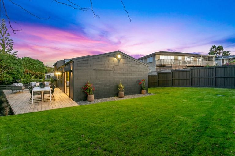 Photo of property in 13 Davita Place, Farm Cove, Auckland, 2012