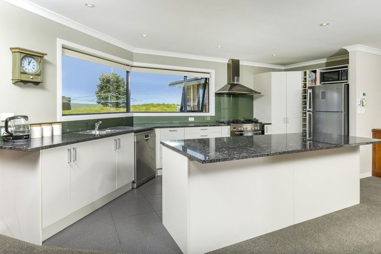 Photo of property in 113a Constable Road, Muriwai, Waimauku, 0881