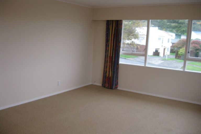 Photo of property in 215 Dowse Drive, Maungaraki, Lower Hutt, 5010