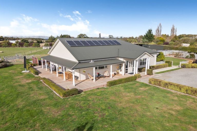 Photo of property in 270 Hughes Line, West Taratahi, Masterton, 5887