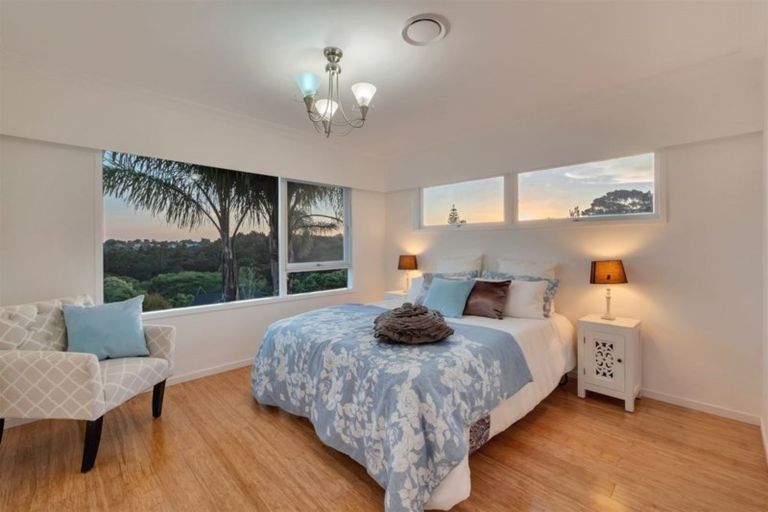 Photo of property in 29 Raymond Terrace, Northcote, Auckland, 0627