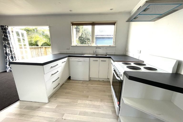 Photo of property in 15 Frostbite Place, Ranui, Auckland, 0612
