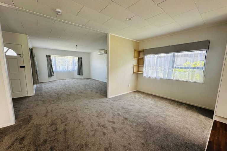 Photo of property in 50 Athena Drive, Totara Vale, Auckland, 0629