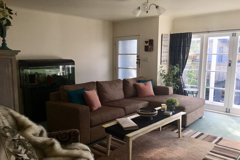 Photo of property in 1/156 Nile Road, Milford, Auckland, 0620