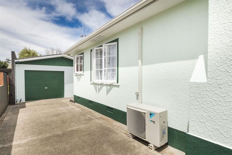 Photo of property in 37 Queen Street, Feilding, 4702