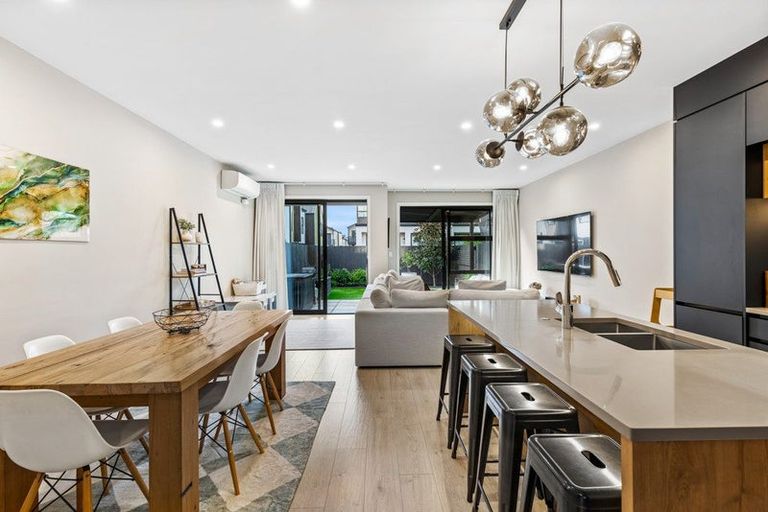 Photo of property in 48 Glidepath Road, Hobsonville, Auckland, 0616