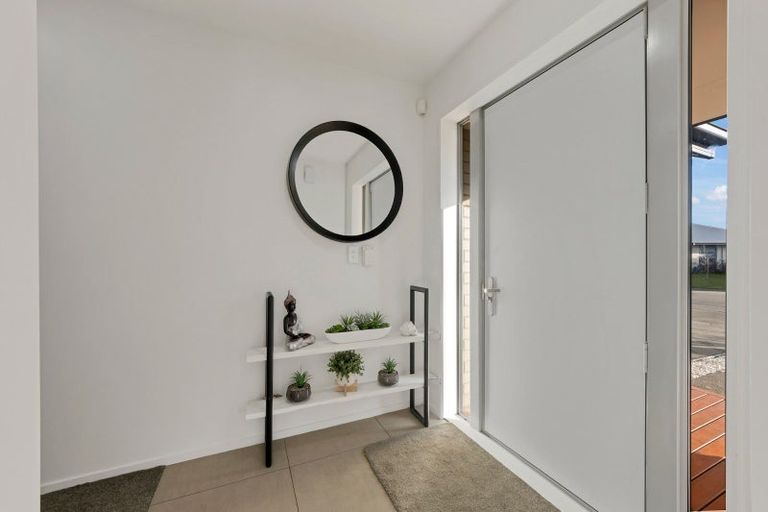 Photo of property in 6 Duggan Close, Rolleston, 7614