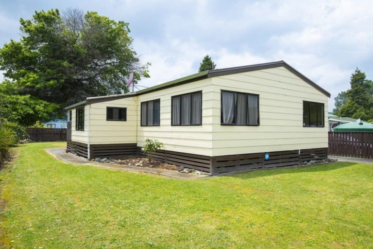 Photo of property in 35 Ioapa Road, Te Karaka, 4022