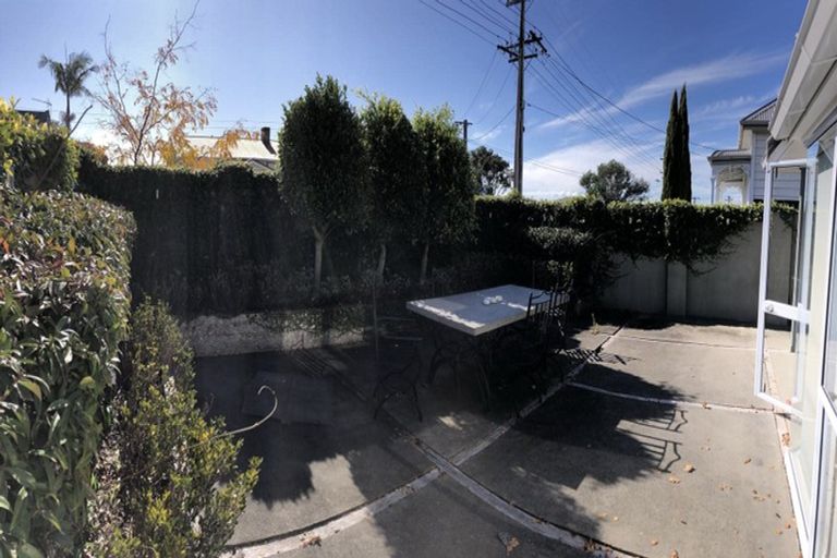 Photo of property in 6a Vincent Road, Northcote Point, Auckland, 0627