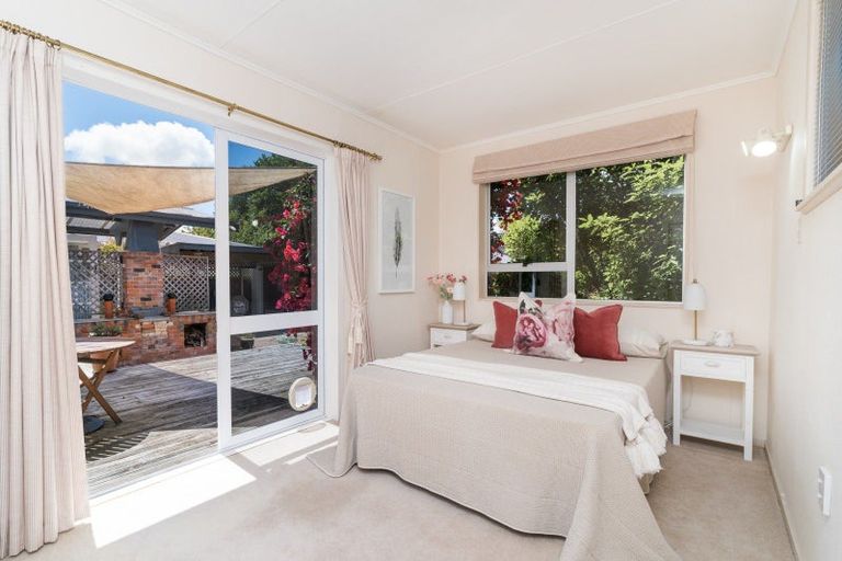 Photo of property in 11 Parkland Crescent, Terrace End, Palmerston North, 4410