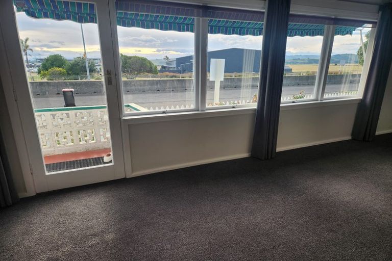 Photo of property in 35 Pukeko Place, Westshore, Napier, 4110