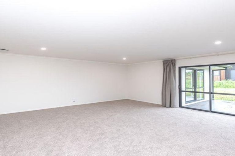 Photo of property in 32 Tirimoana Place, Otamatea, Whanganui, 4501