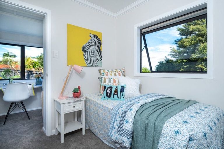 Photo of property in 1e Stottholm Road, Titirangi, Auckland, 0604