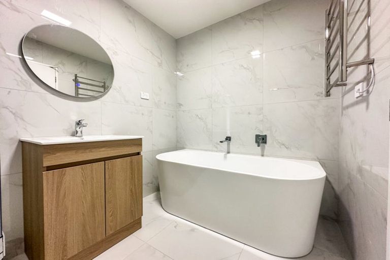 Photo of property in 23d West Harbour Drive, West Harbour, Auckland, 0618