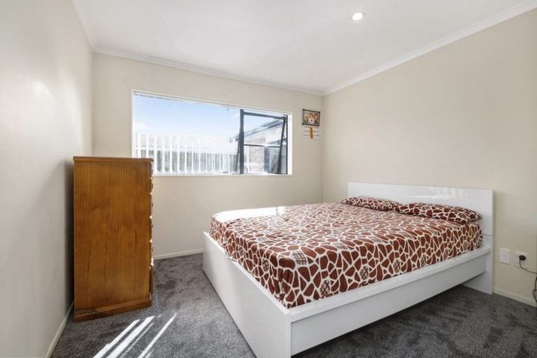 Photo of property in 497 Great South Road, Opaheke, Papakura, 2113