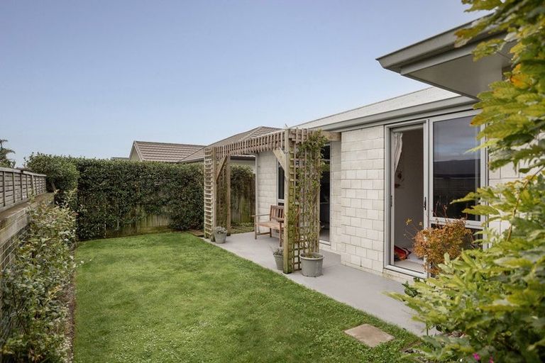 Photo of property in 3 Taioma Close, Papamoa, 3118